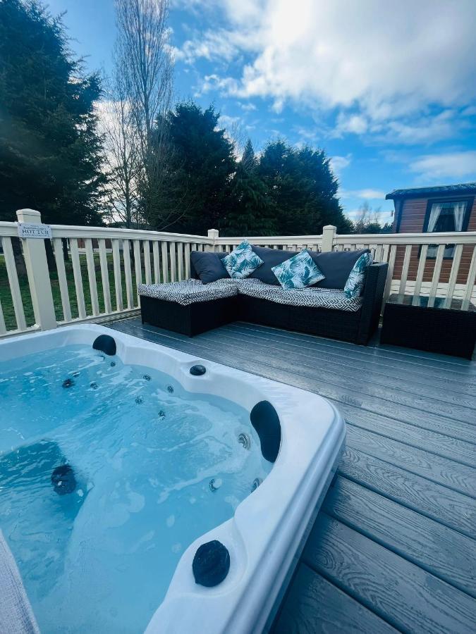 Buttermere Lodge With Hot Tub Barmby on the Moor Exterior foto